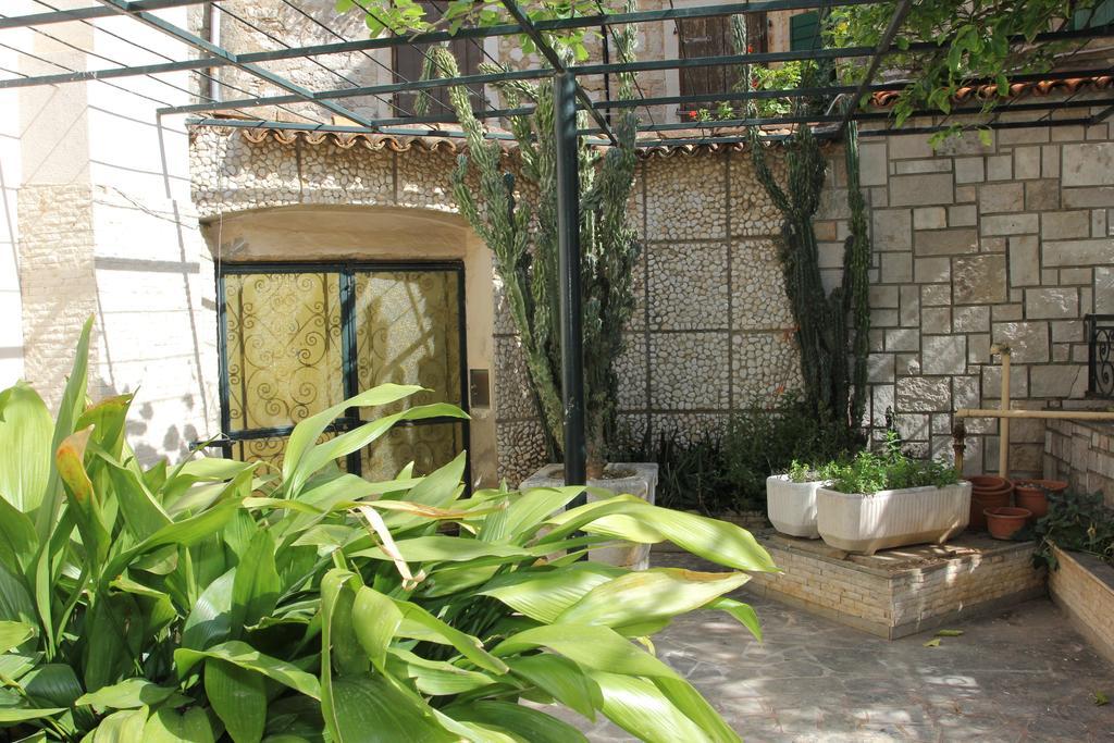 Apartment House Vitaic Supetar Exterior foto